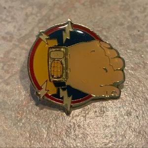 Vintage Disney Dick Tracey ⌚️ pin- FREE when added to a bundle of $50 or more